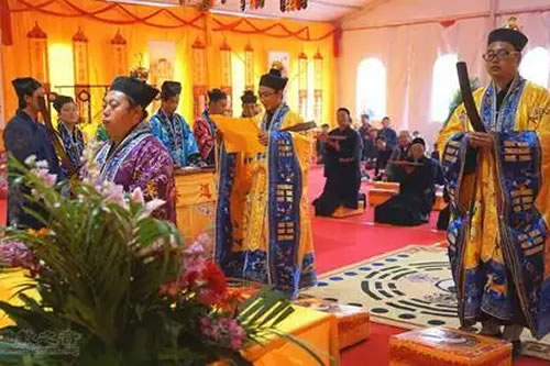 当传统遇见现代：道家超度科仪的传承困境与创新路径