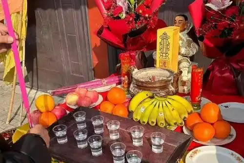 道教超度仪式中的 “施食” 环节：抚慰亡魂的慈悲之举
