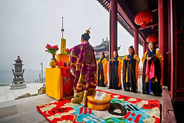 超度法事中的时间选择与禁忌