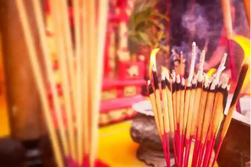 道祭亡魂：传统节日中的道教超度